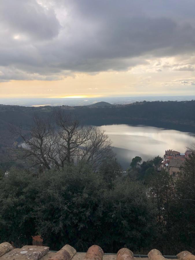 Isola Sul Lago Nemi Exterior photo